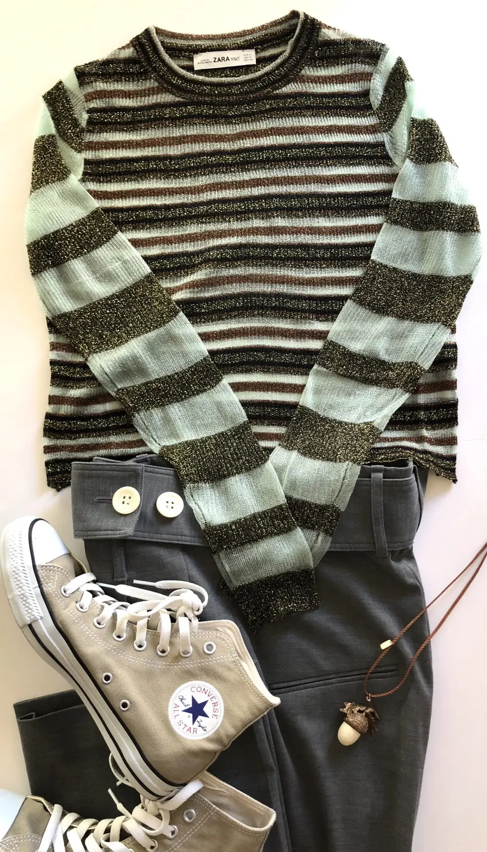 ラメの服とスニーカーと。の画像_2