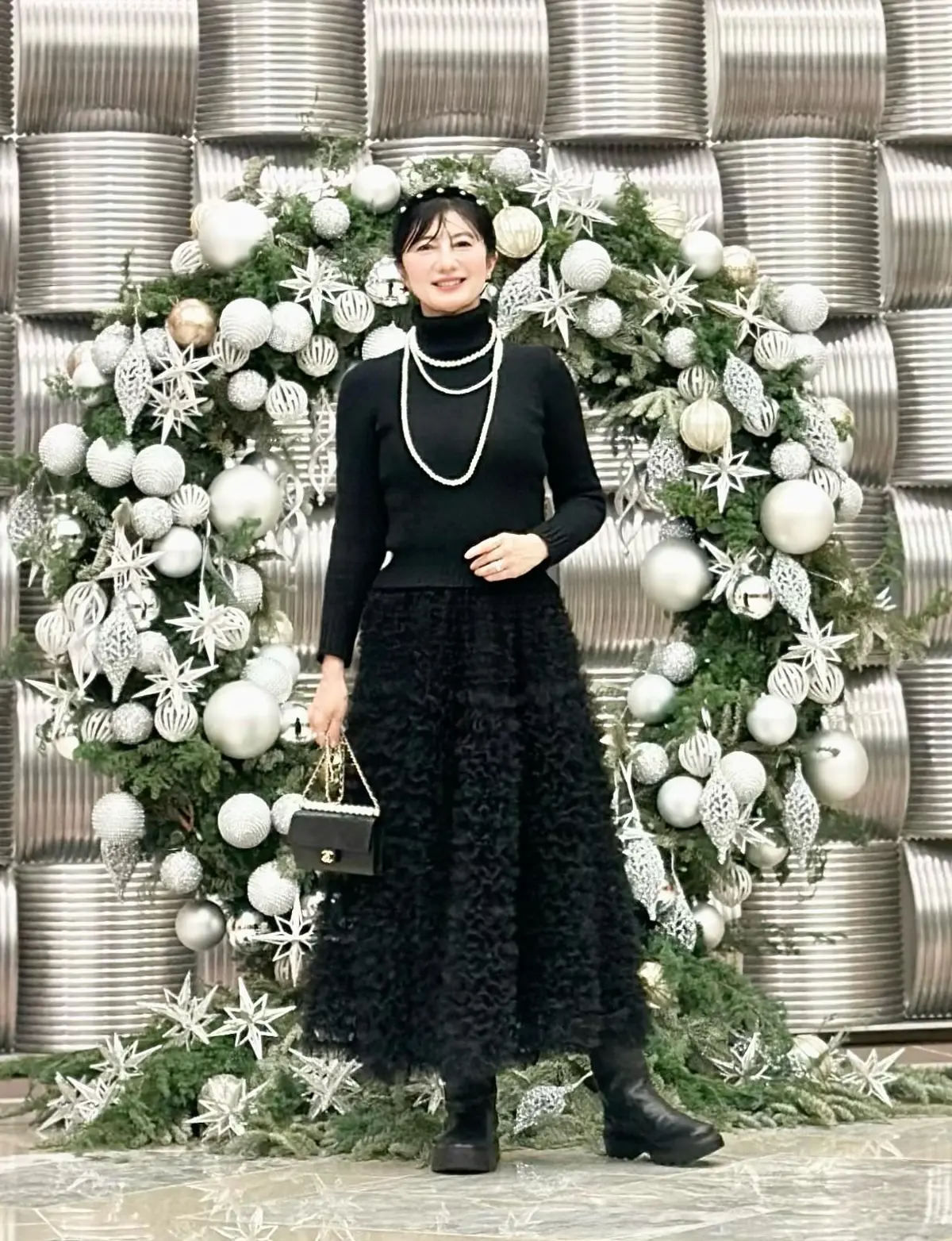 エクラ 華組　山口理江さん　黒　スカート　コーデ