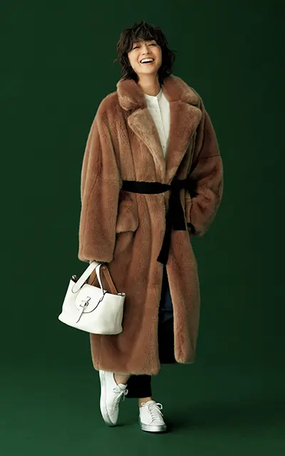 富岡佳子　50代エコファーコートブラウン