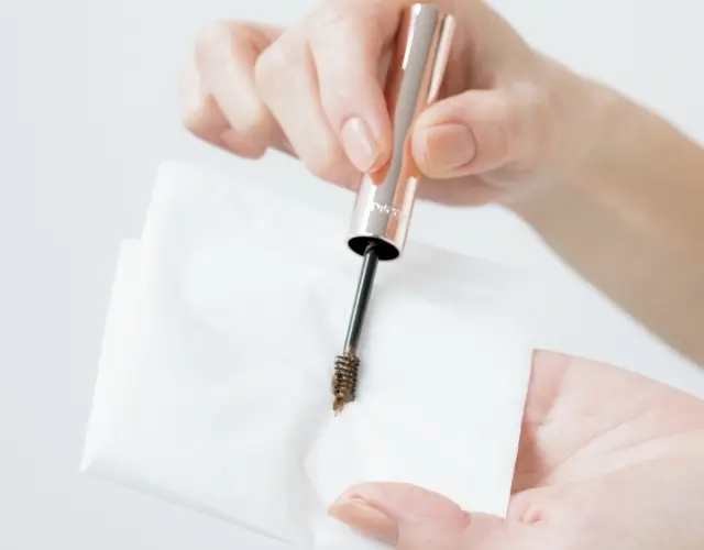 余分な液をティッシュオフしておく