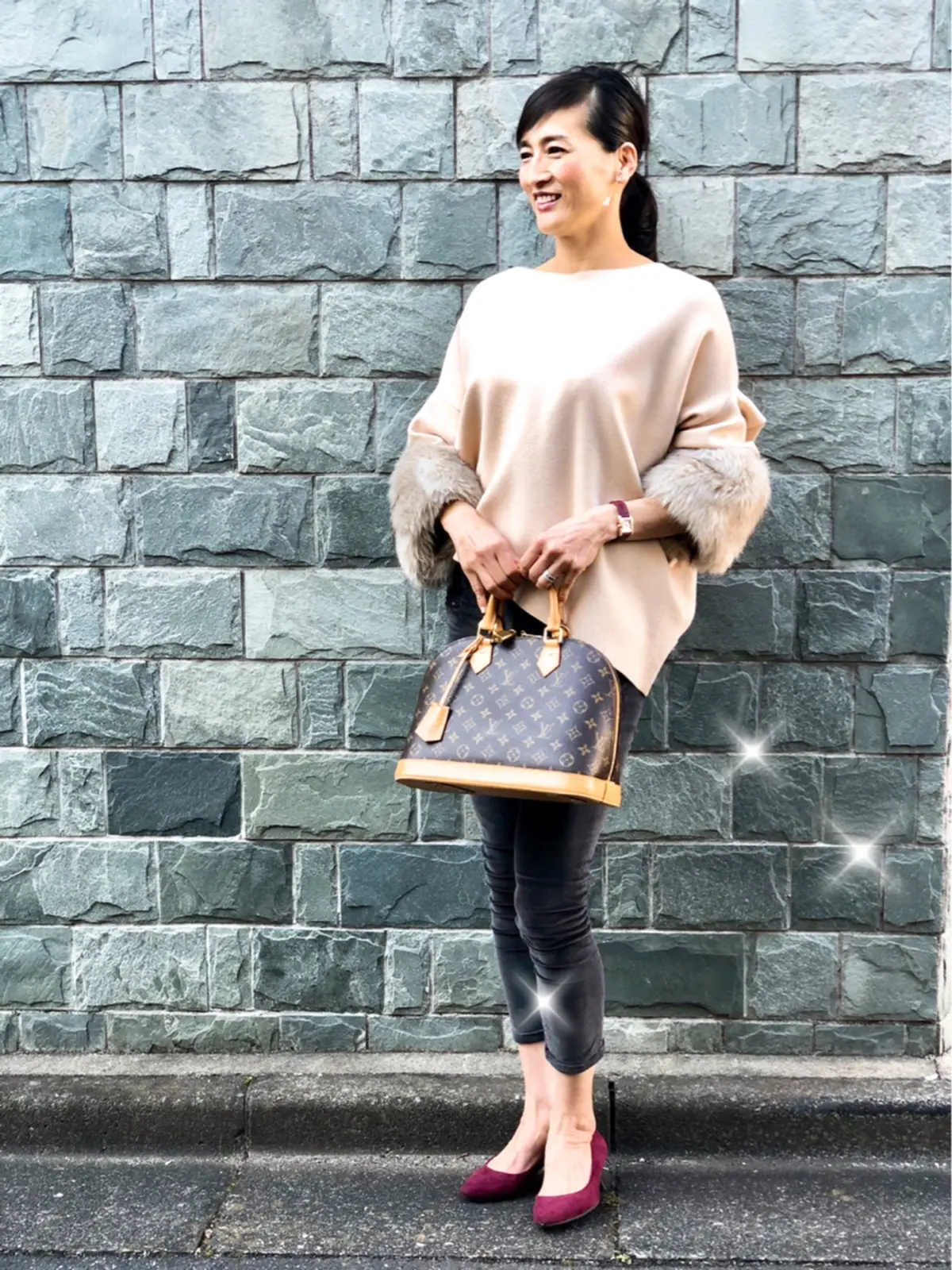 小物で効かせる赤の画像_3