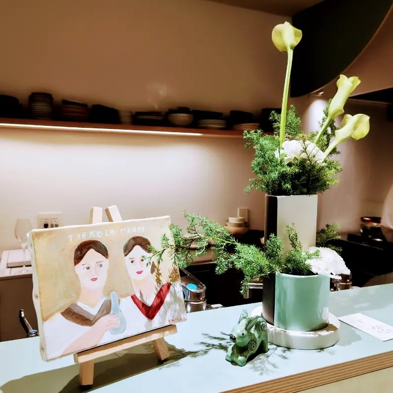 「火曜日のタエコ」カウンター席