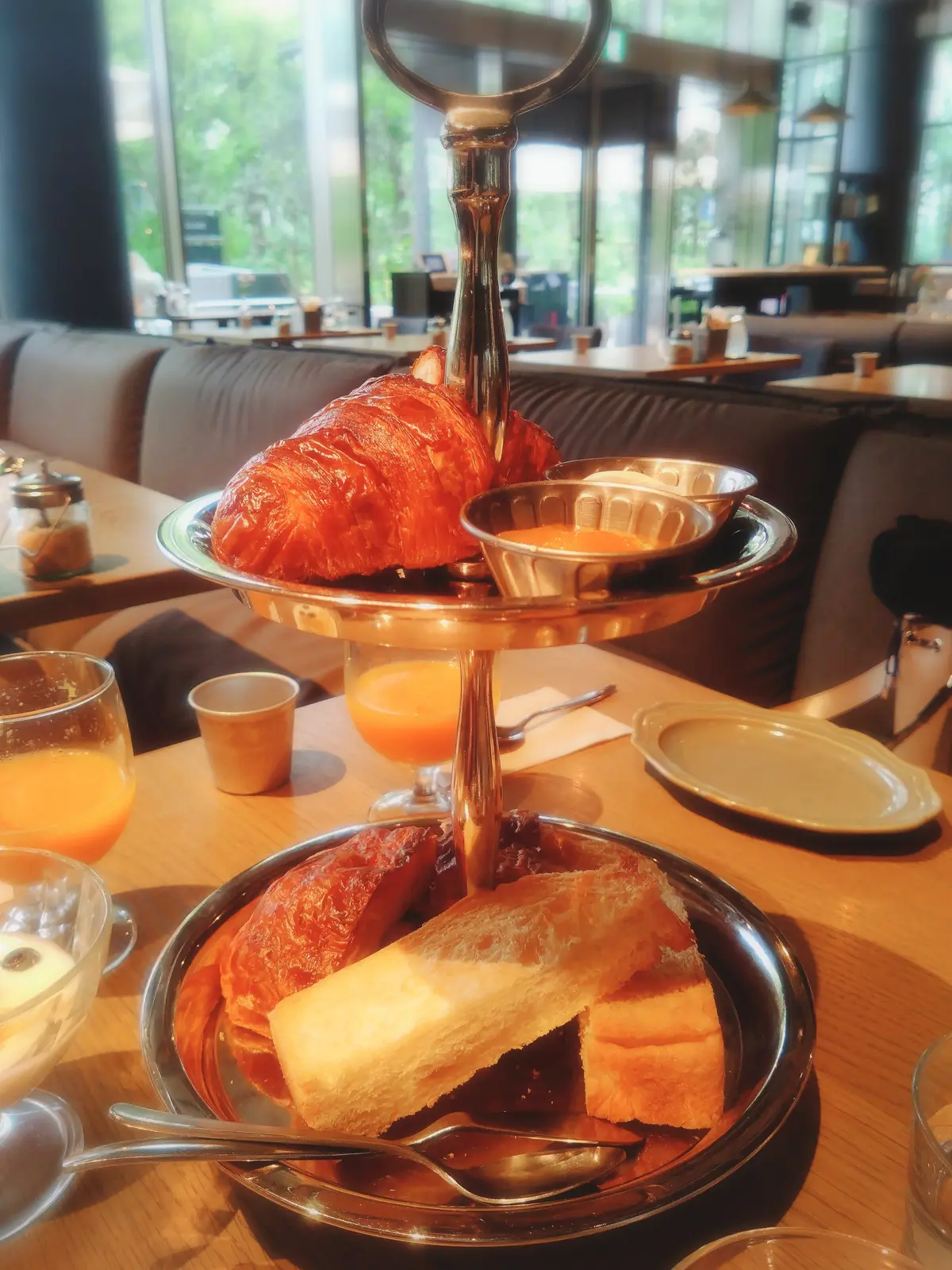 ののあおやま『ラシーヌ青山』モーニングのパン盛り合わせ