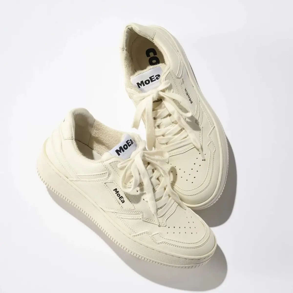 【50代スニーカー】なぜ人気？大人の服好の画像_17