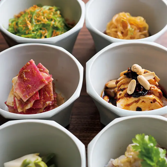 おまかせ前菜3種￥1,880と野菜の前菜3種￥1,000