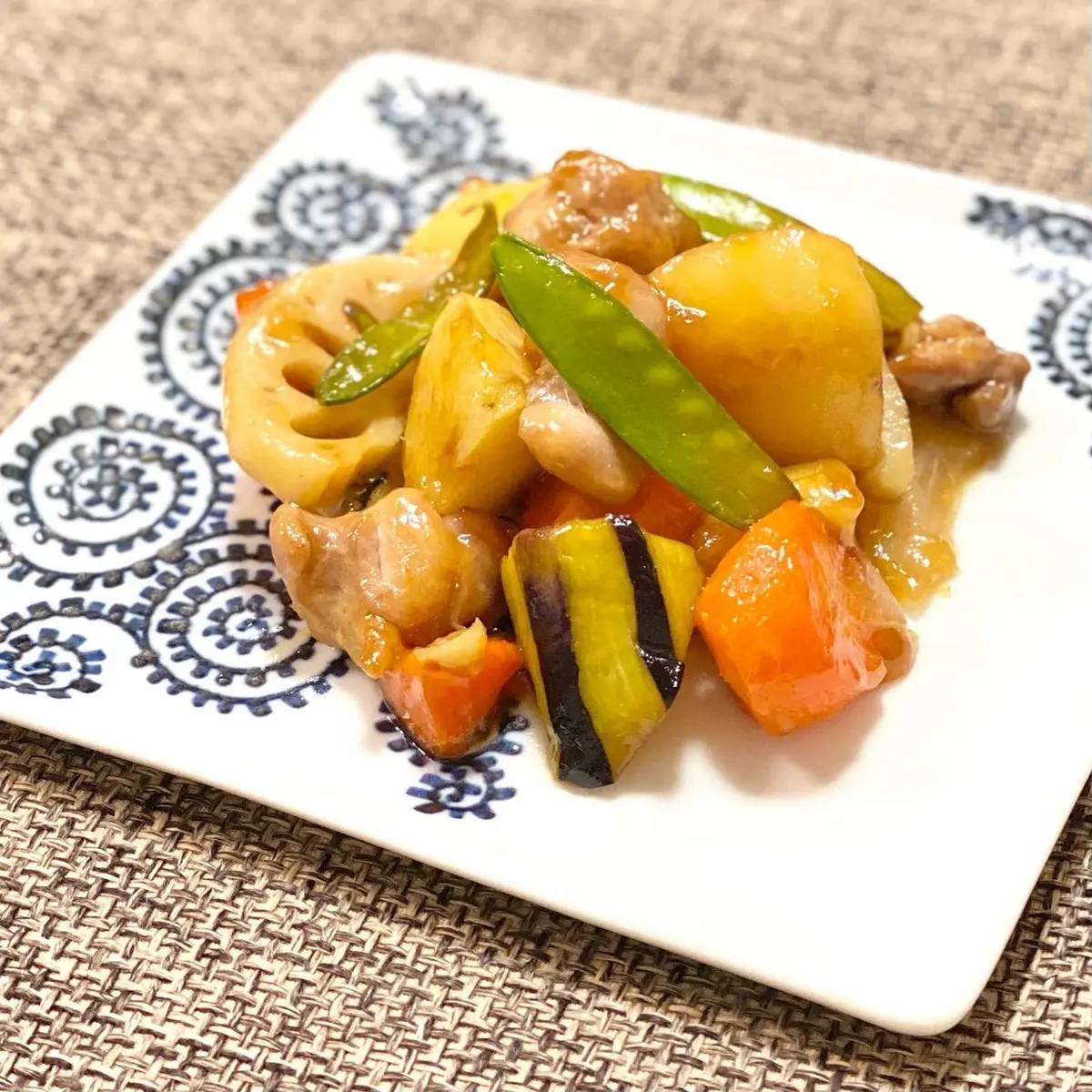 鶏と野菜の黒酢あん①