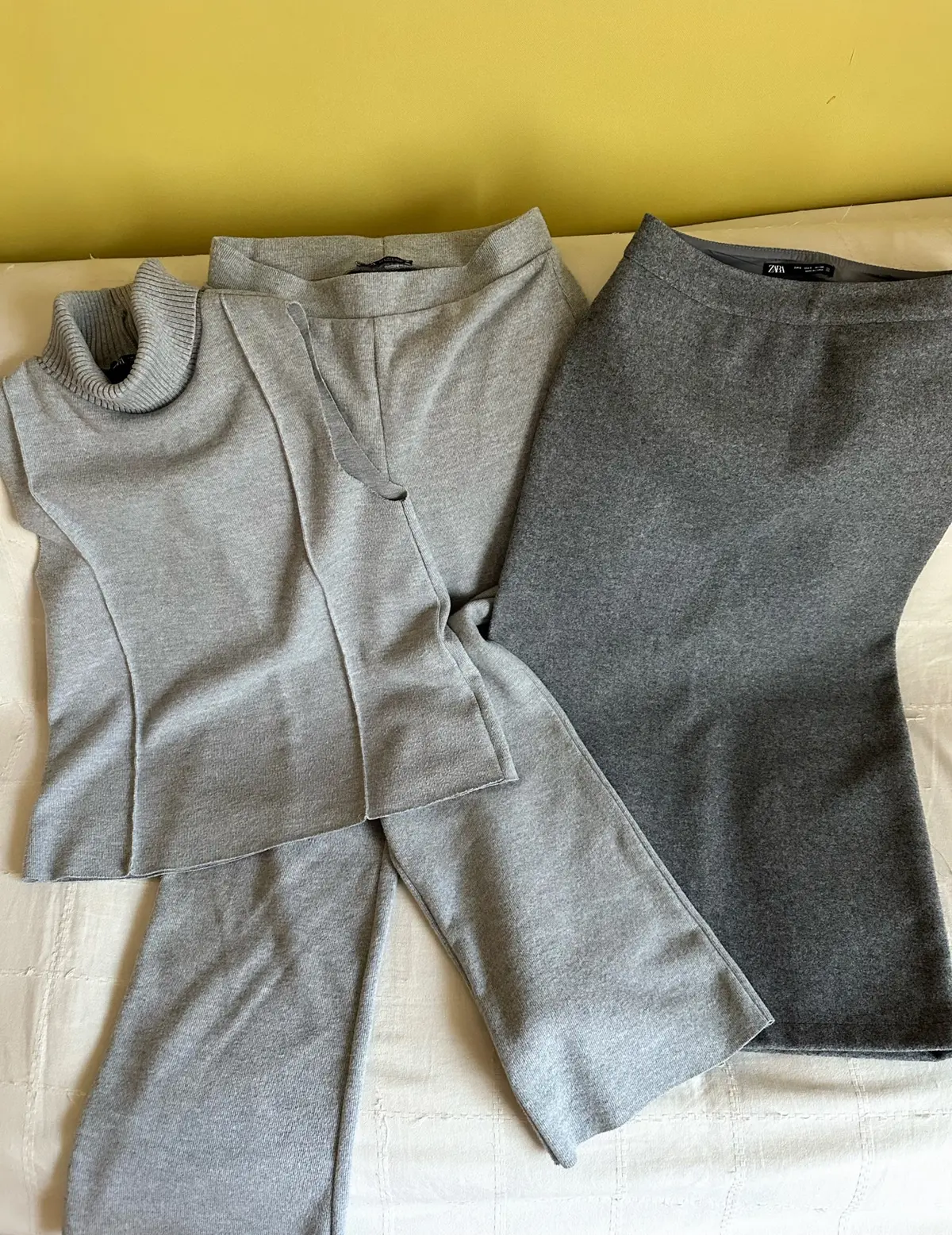 旬なグレーのZARAコーデで行く新感覚中の画像_1