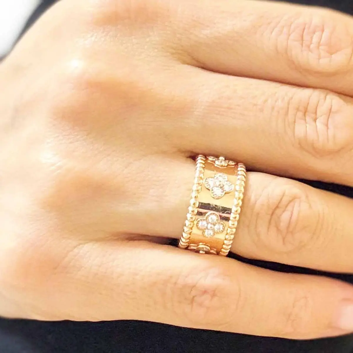 夫からの誕生日ギフトは、 幸運を呼ぶ「ペルレ」の リング（ Junさん ）