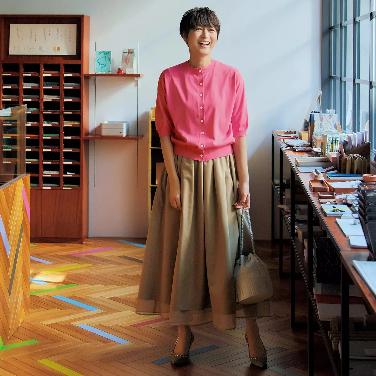 富岡佳子さんがまとう、「E by éclの画像_1