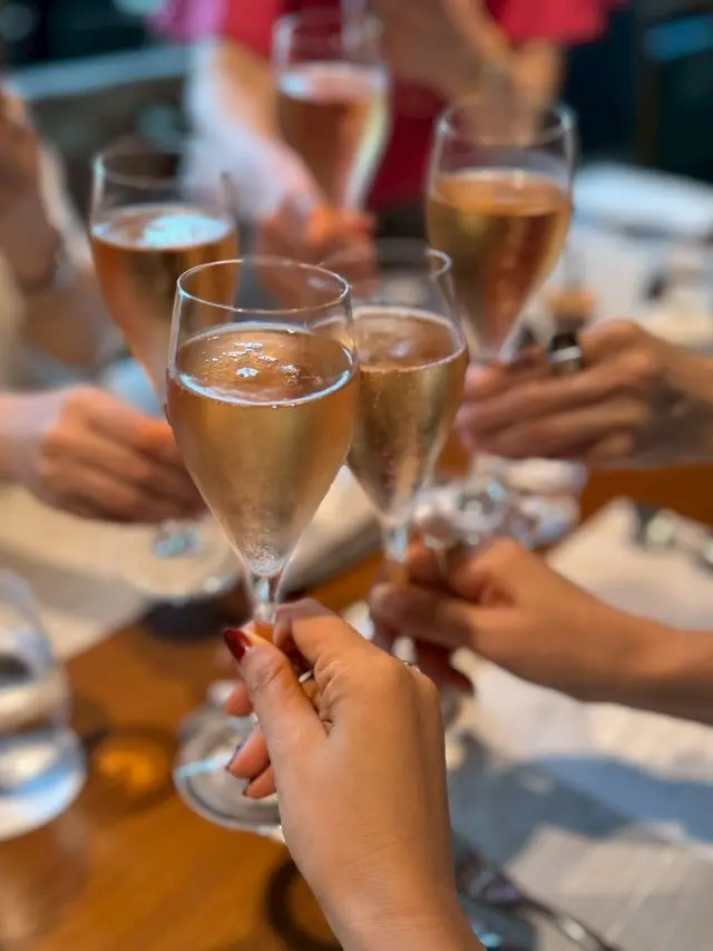 ブラックコーデに抜け感を出して夏のランチの画像_3