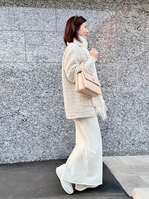 シャネルバッグで春の上品ホワイトコーデ♡の画像_3