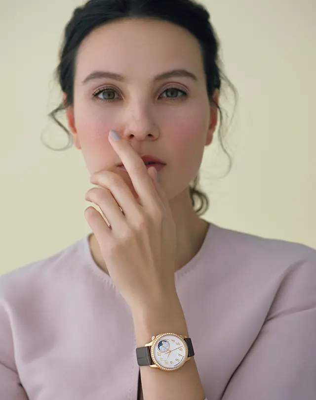 時計「エジェリー・ムーンフェイズ」（前出と共通）￥3,500,000［予価］／ヴァシュロン・コンスタンタン