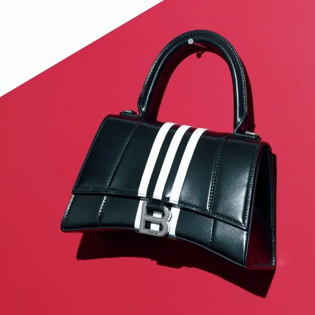 バレンシアガ / アディダスの「アワーグラス トップハンドルバッグ」