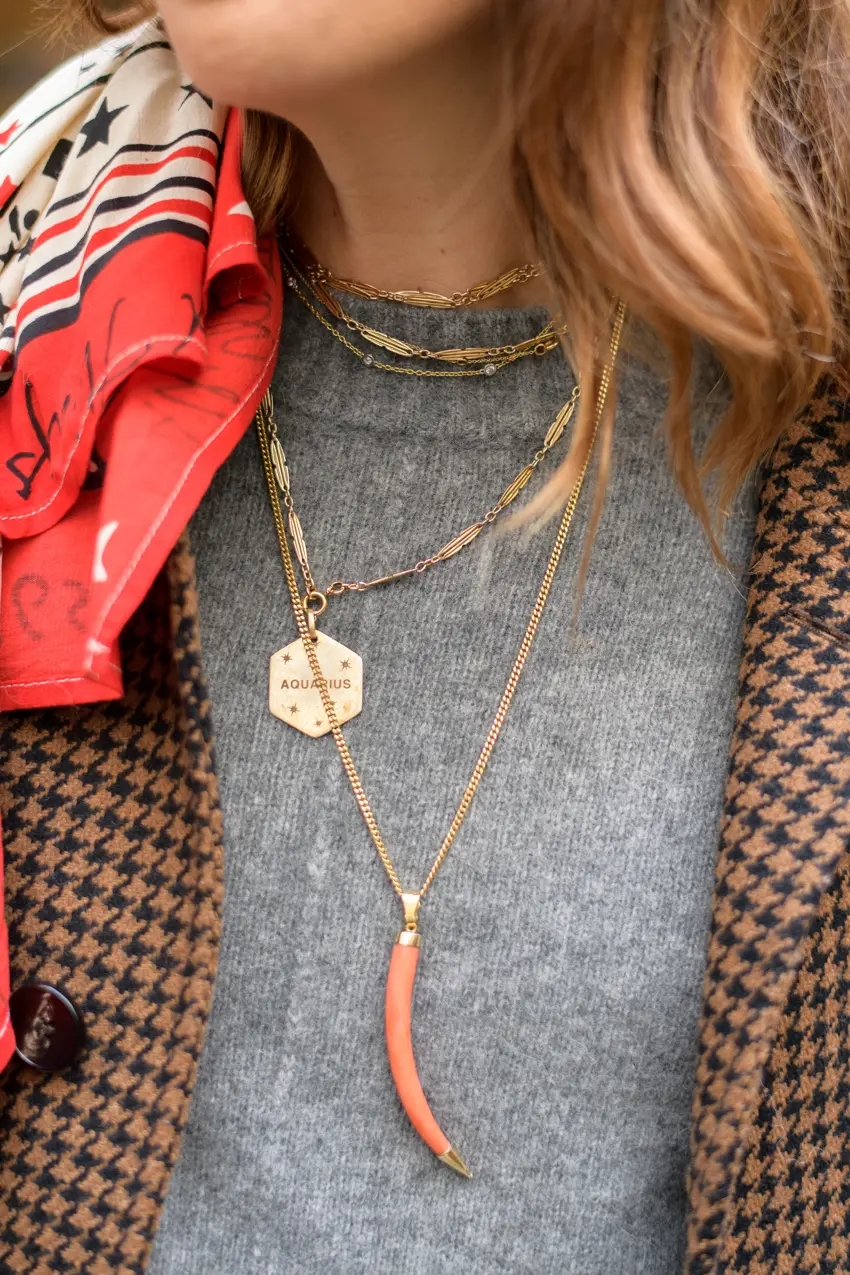 パリスナップ　ヴァレリアさん（スタイリスト）のネックレス使い