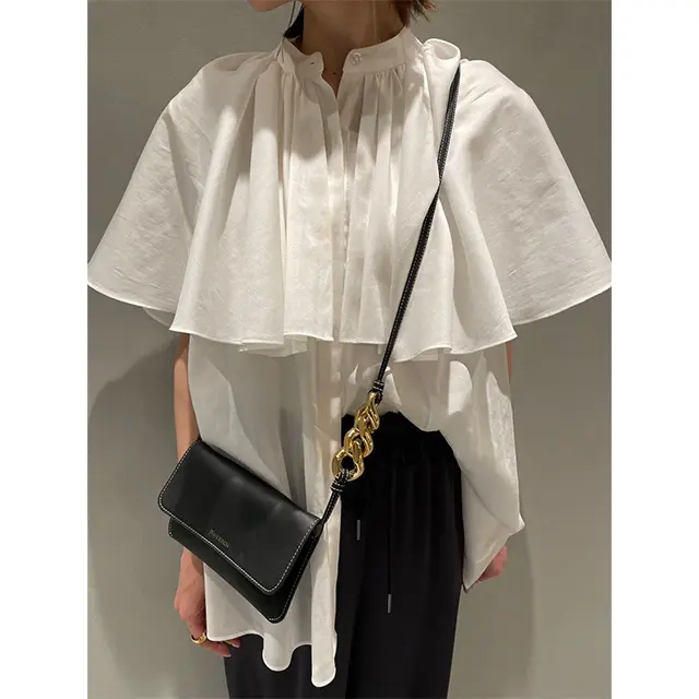 デパリエ ニュウマン新宿店 店長　若林あかりさん　身長162ｃｍ