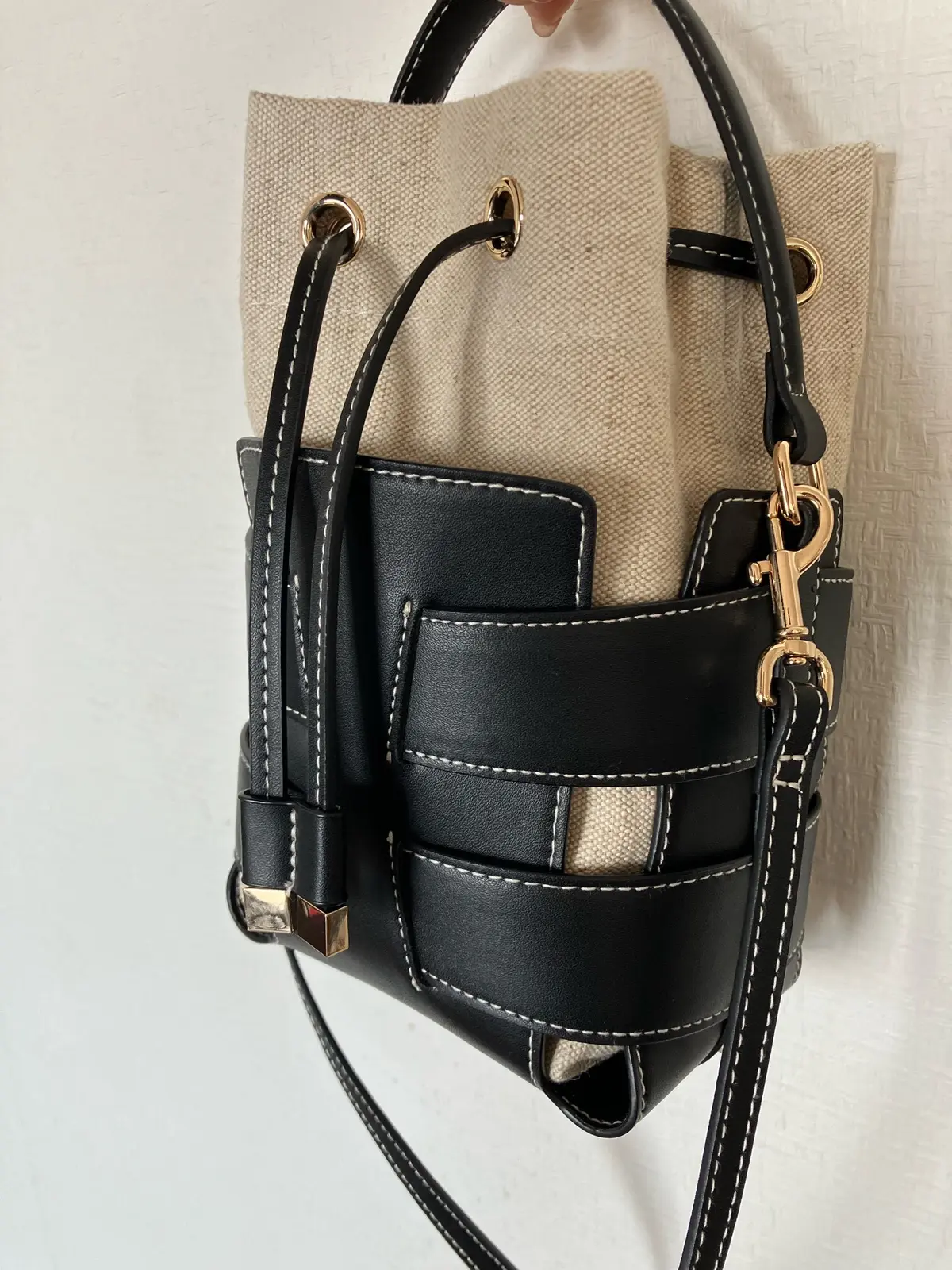 Ｈ＆Ｍ　クロスボディバケットバッグ　ショルダーバッグ　ミニバッグクロスボディバッグ　春バッグ　 レザージャケット　キャンパスバッグ　jマダムのおしゃれ　