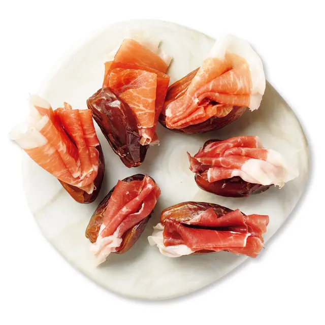 デーツと生ハム