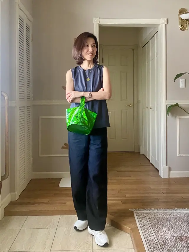 綺麗めカジュアルなタンクトップコーデの画像_3