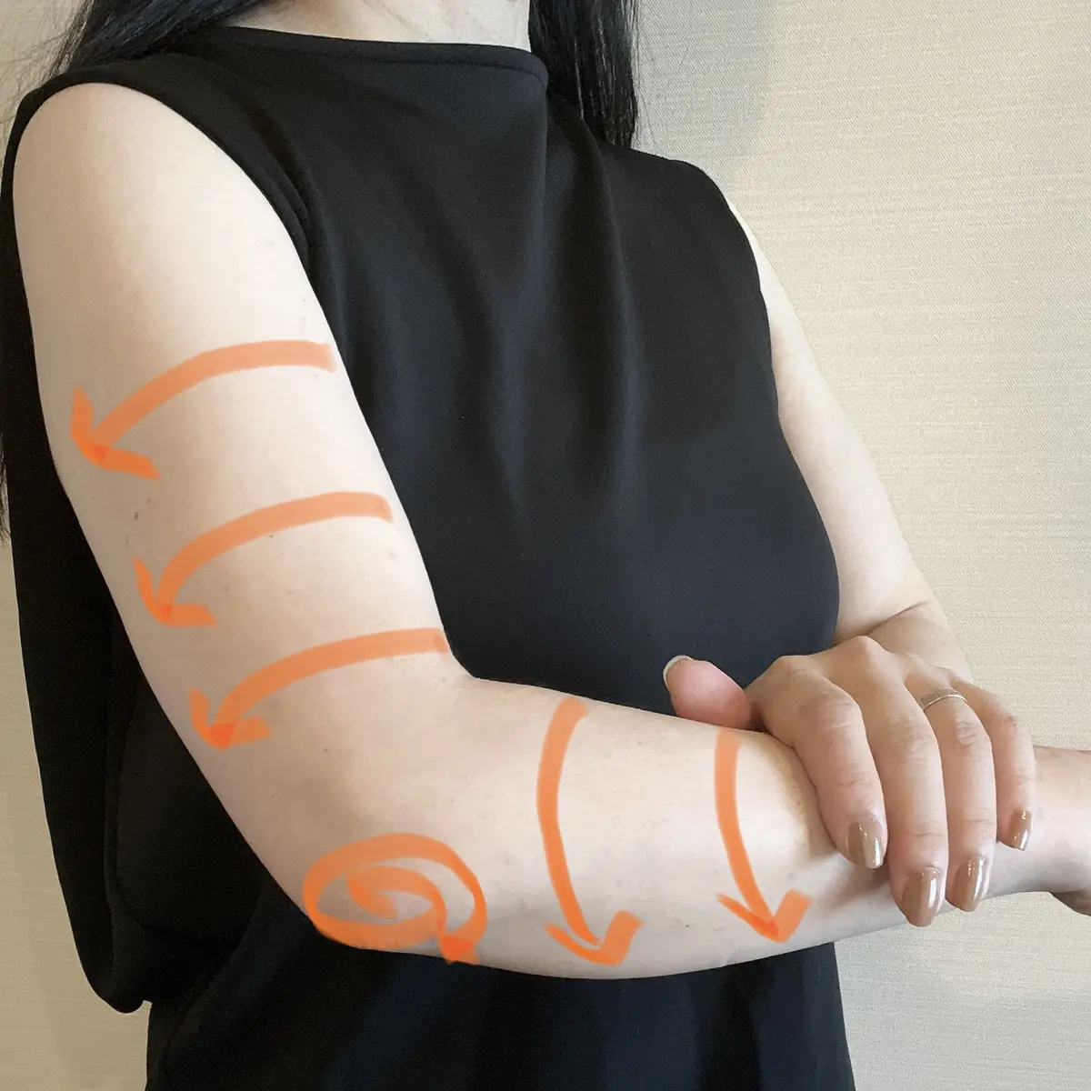 エスト インテンシブ ボディセラム　マッサージ