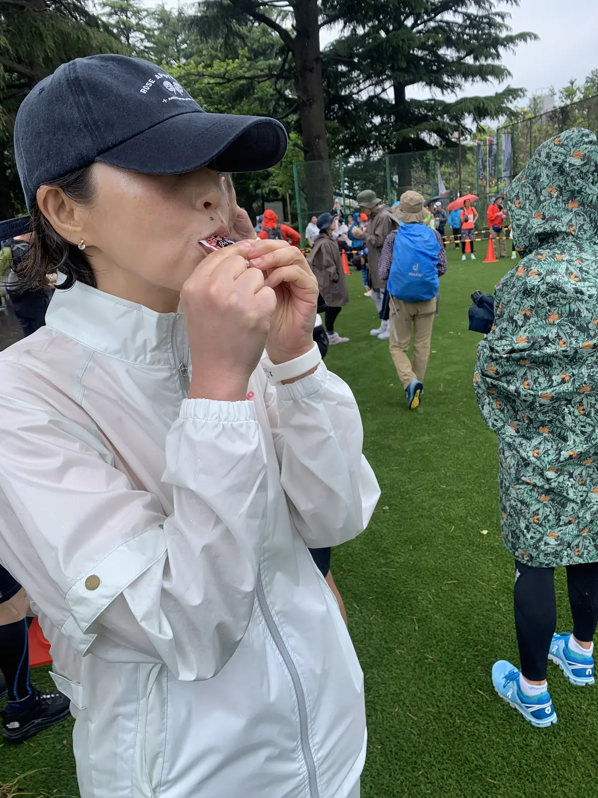 神宮外苑　チェックポイントで休憩