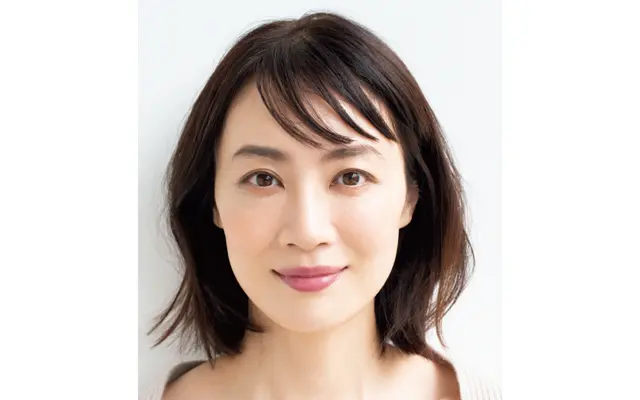 角度ある眉の樹神