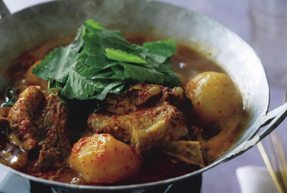 味変も楽しい！ 「ごちそう韓国鍋」３つのレシピ　料理研究家・重信初江さん　カムジャタン