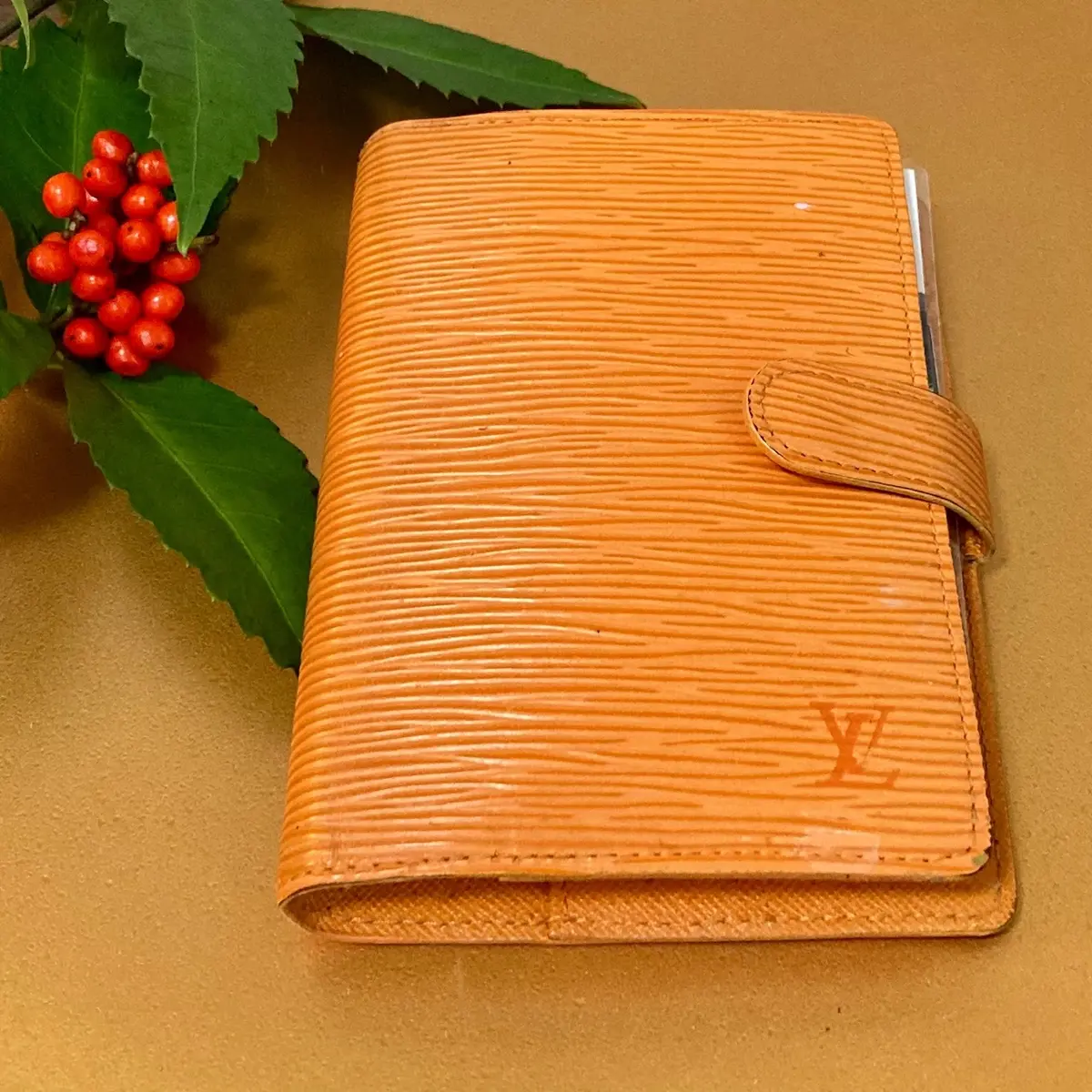 ルイヴィトンエピのマンダリンオレンジのシステム手帳