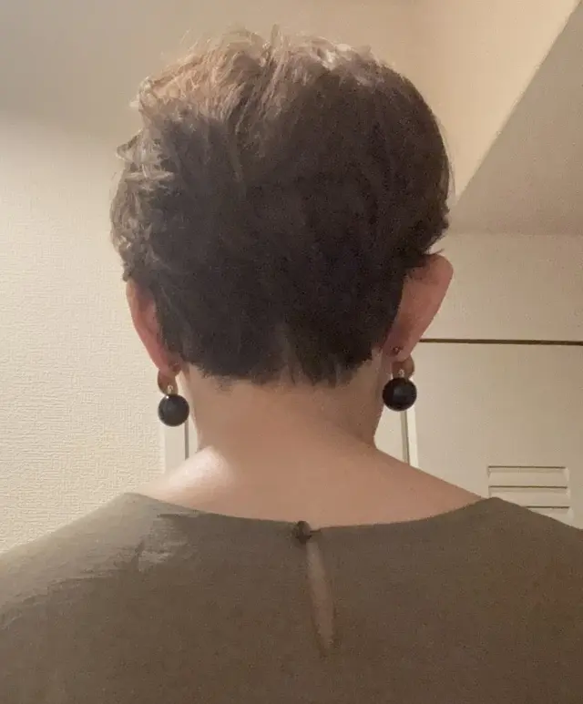 大人ショートに映えるまつげ。髪と目元でつの画像_4