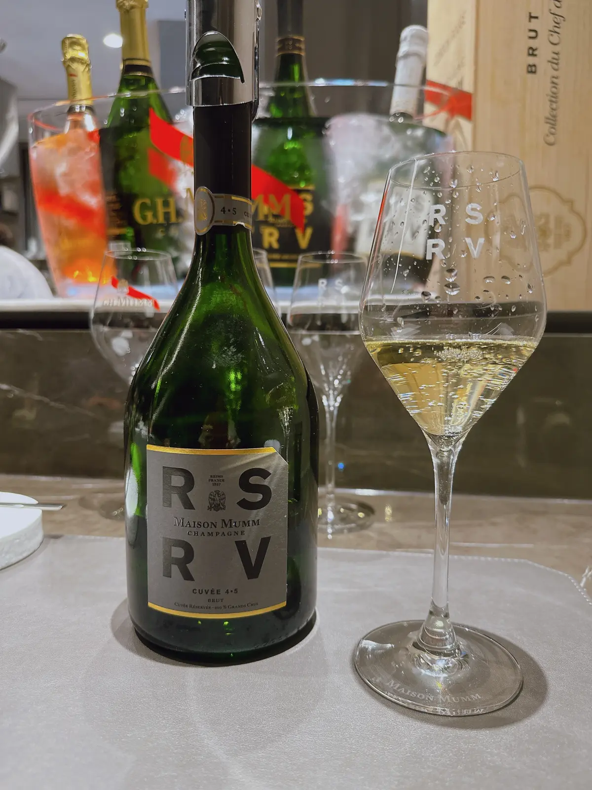 シャンパーニュ”メゾン マム”のメーカーの画像_4