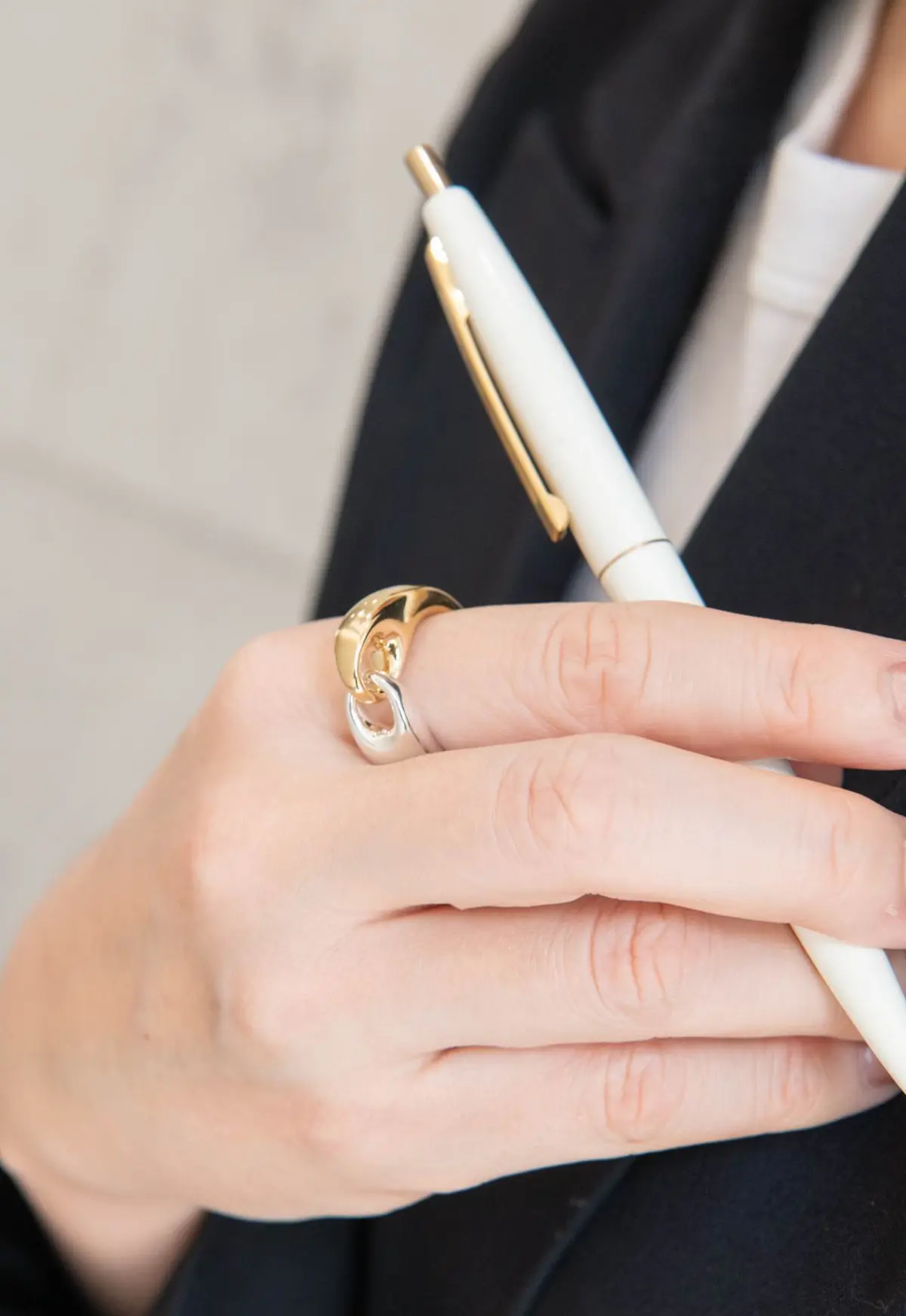 「ジョージ ジェンセン リフレクト」ゴールドとシルバーのコンビ