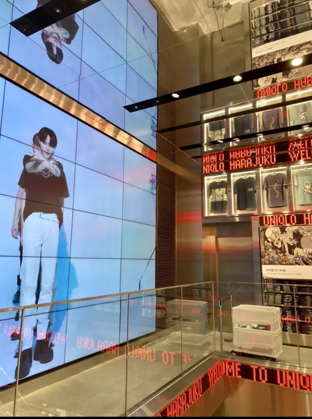 ユニクロのメガネ、タンクトップコーデでおの画像_3