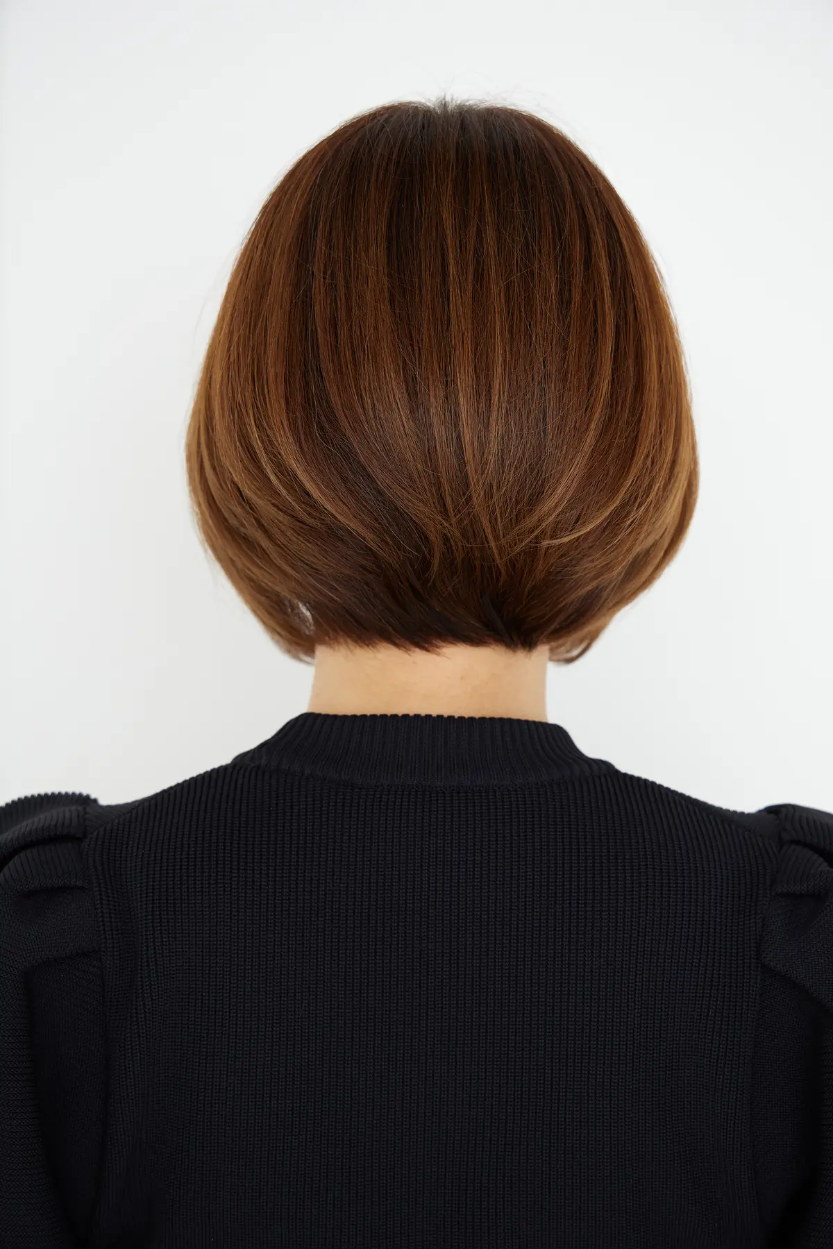 Webエクラ 40代50代髪型 後から見た丸みボブヘアスタイル