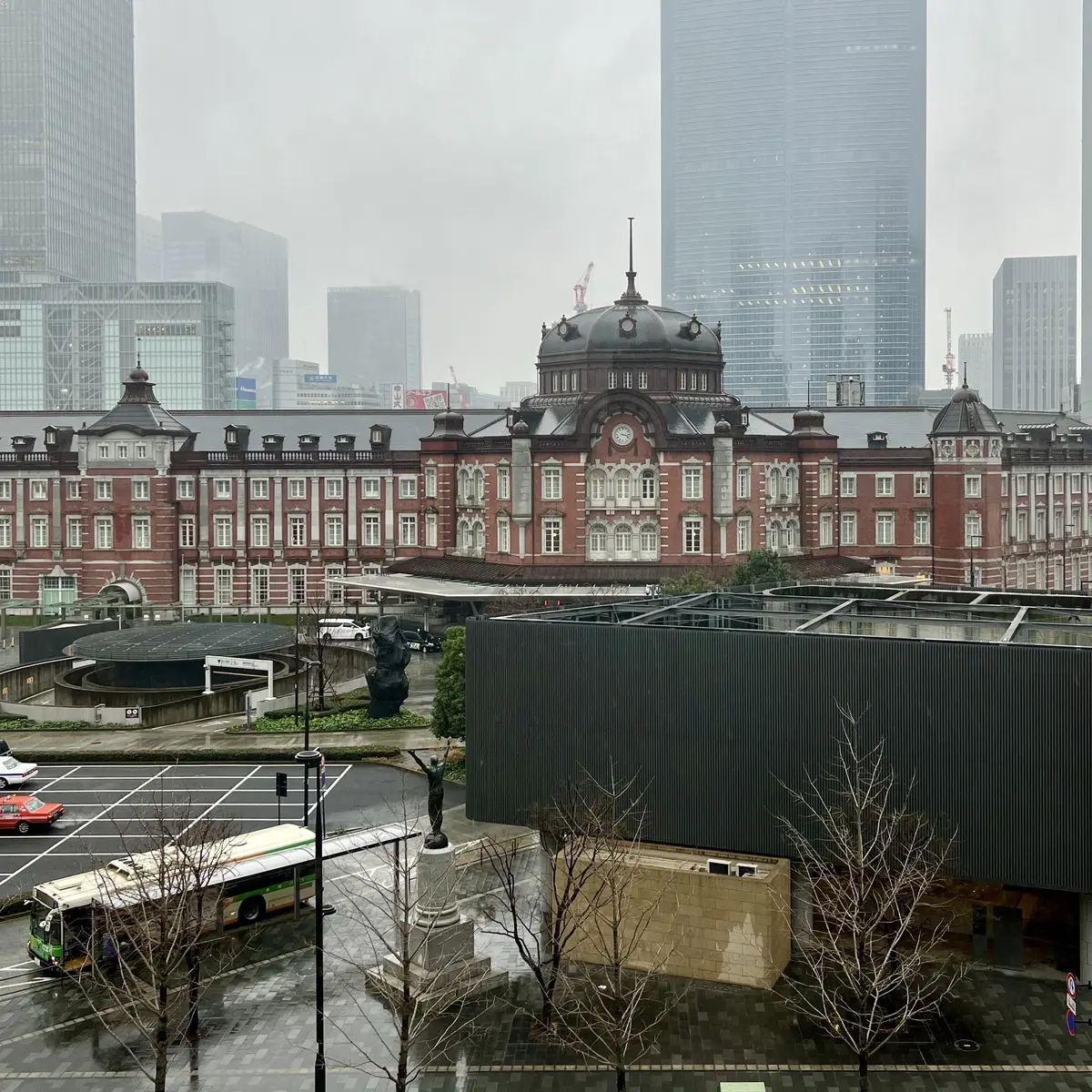 丸の内ビルディング4階「CAFE LEXCEL」から見た東京駅