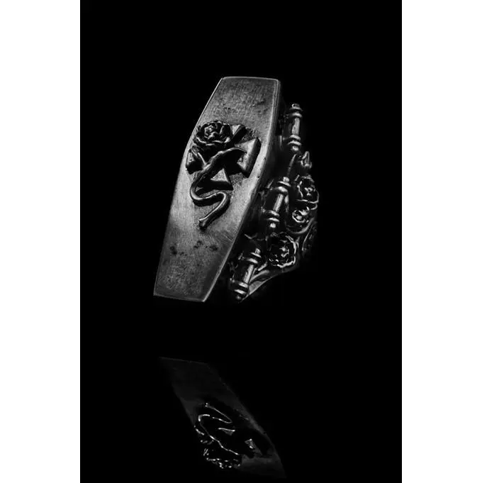 「メンズ リング イヴ・ガストゥ コレクション」死を昇華させる棺の指輪