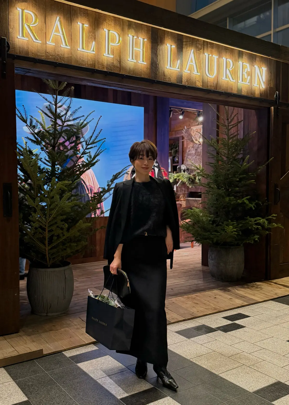 一着のブラックタイトスカートから始まるミの画像_1