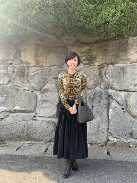 冬のブラックコーデを軽やかにの画像_1