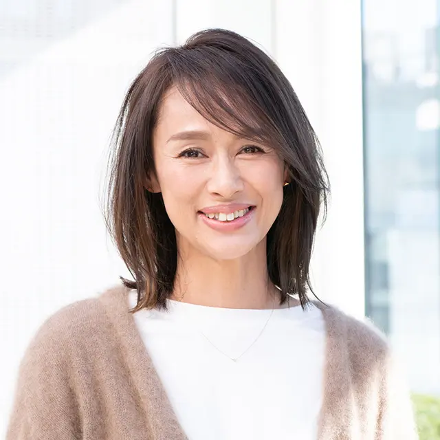 やせた顔立ち悩みをカバーするふんわり立体ボブ