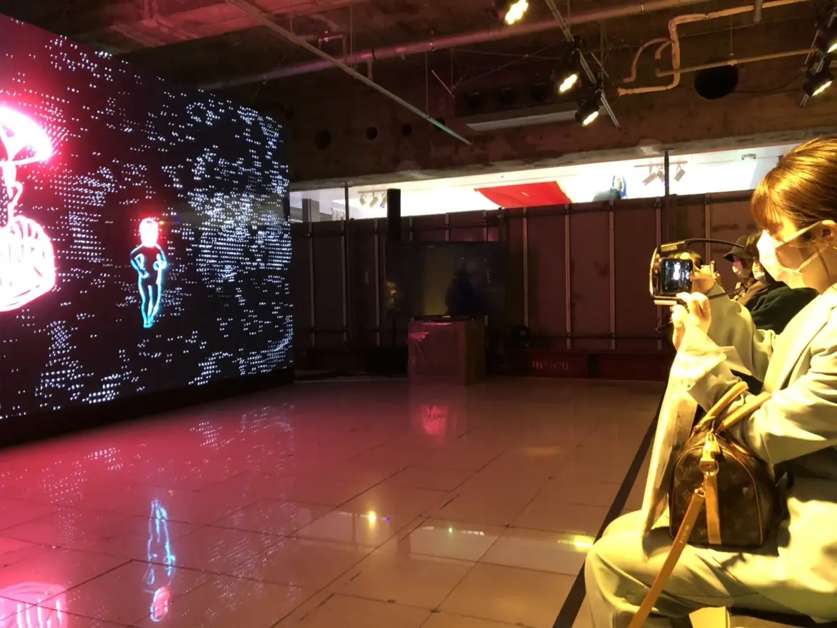 エルメスの隣りでKingGnuの画像_8