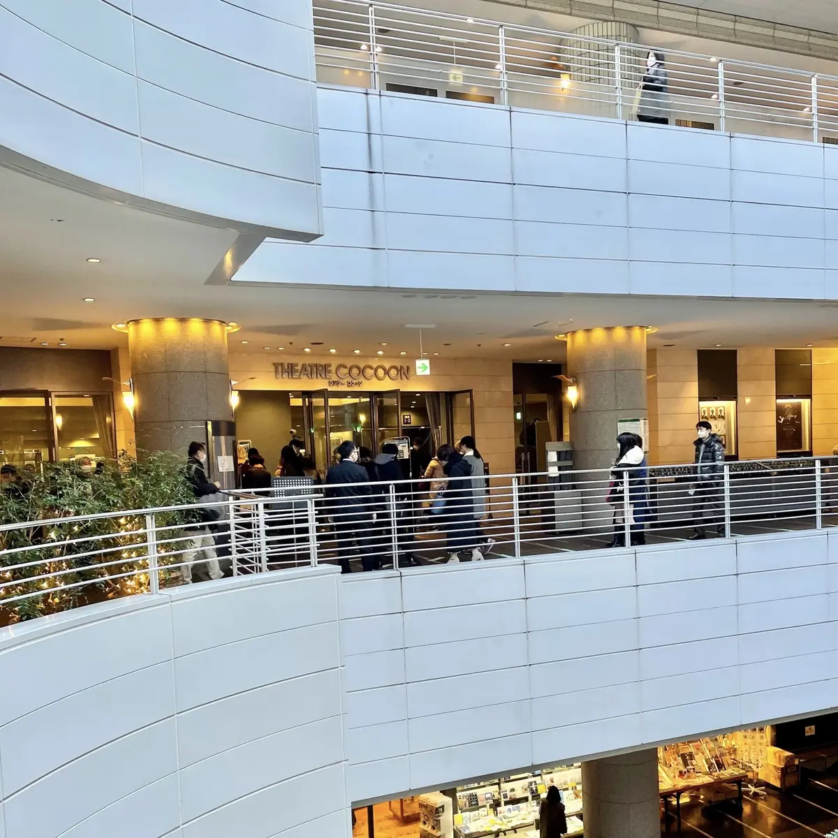 シアターコクーン入口