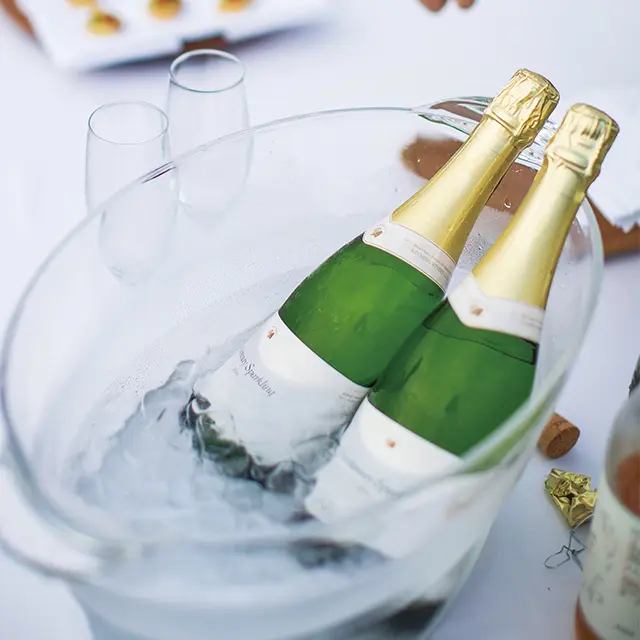 料理に合わせた長野県産ワインのペアリングも好評だ。