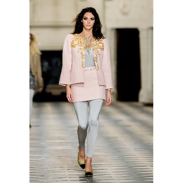 ウールツイードのスーツ