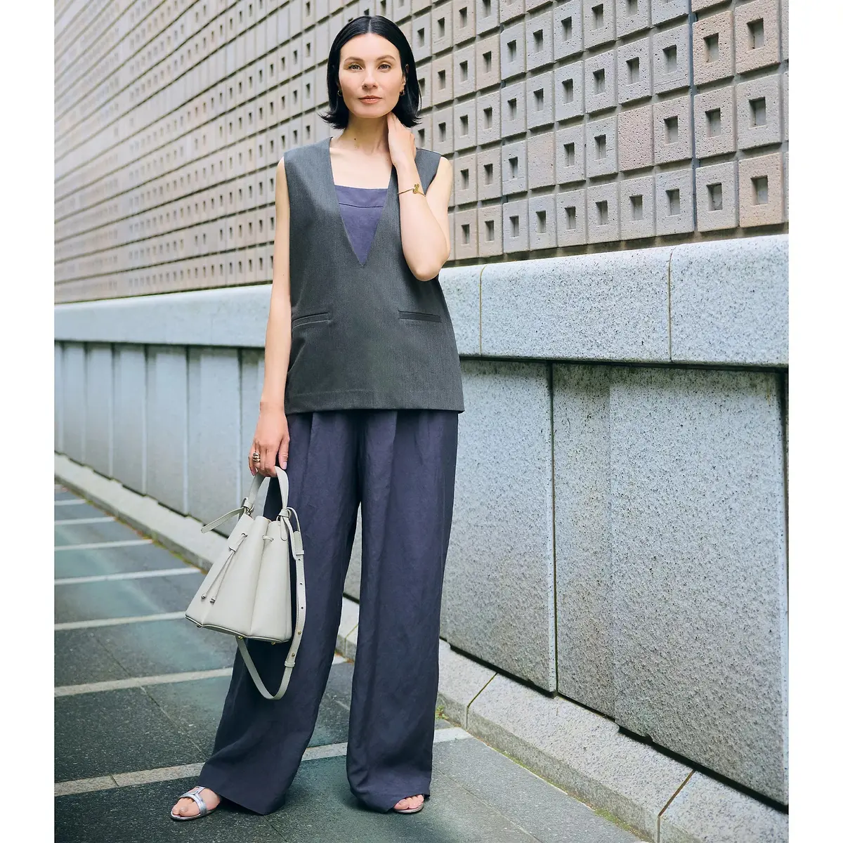 一枚で絵になる。着こなしの幅が広がる。「の画像_1