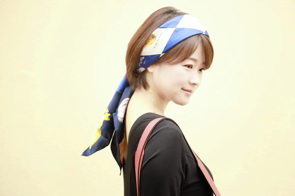 「大きく効かせる」痩せ見え黒ワンピースでの画像_4