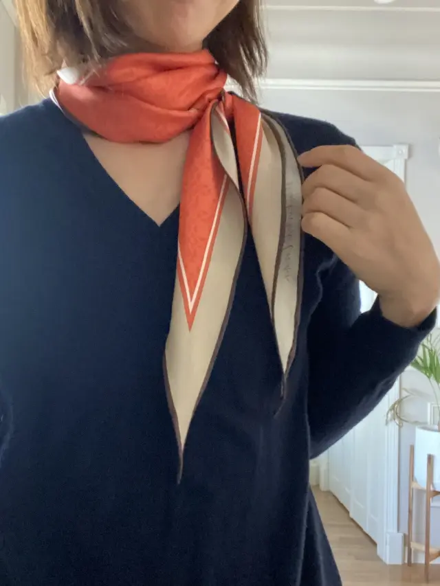 お気に入りの細めのスカーフの画像_4