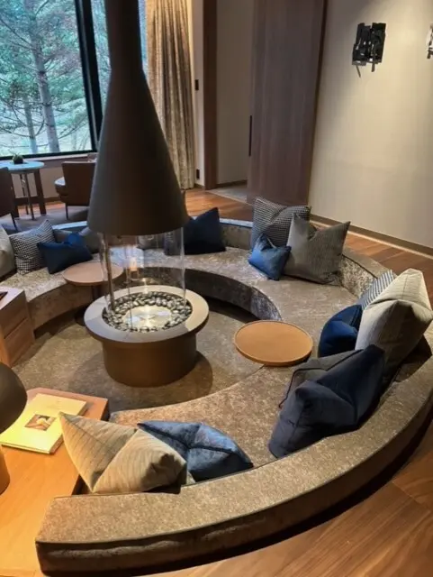 ふふ 旧軽井沢 静養の森のラグジュアリースイート110号室のリビング