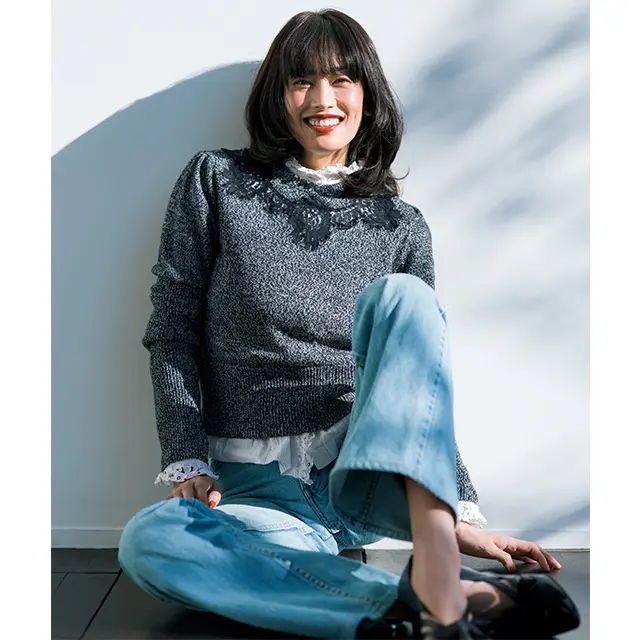 ドルチェ&ガッバーナのニットコーデの高橋里奈