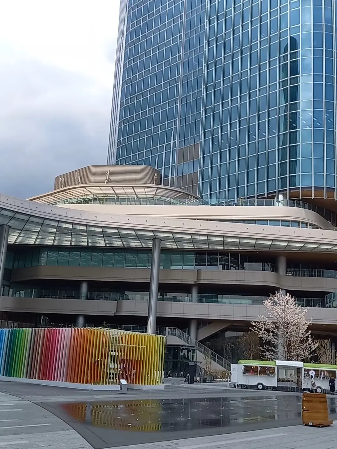 紺ブレコーデで話題の「高輪ゲートウェイシの画像_8