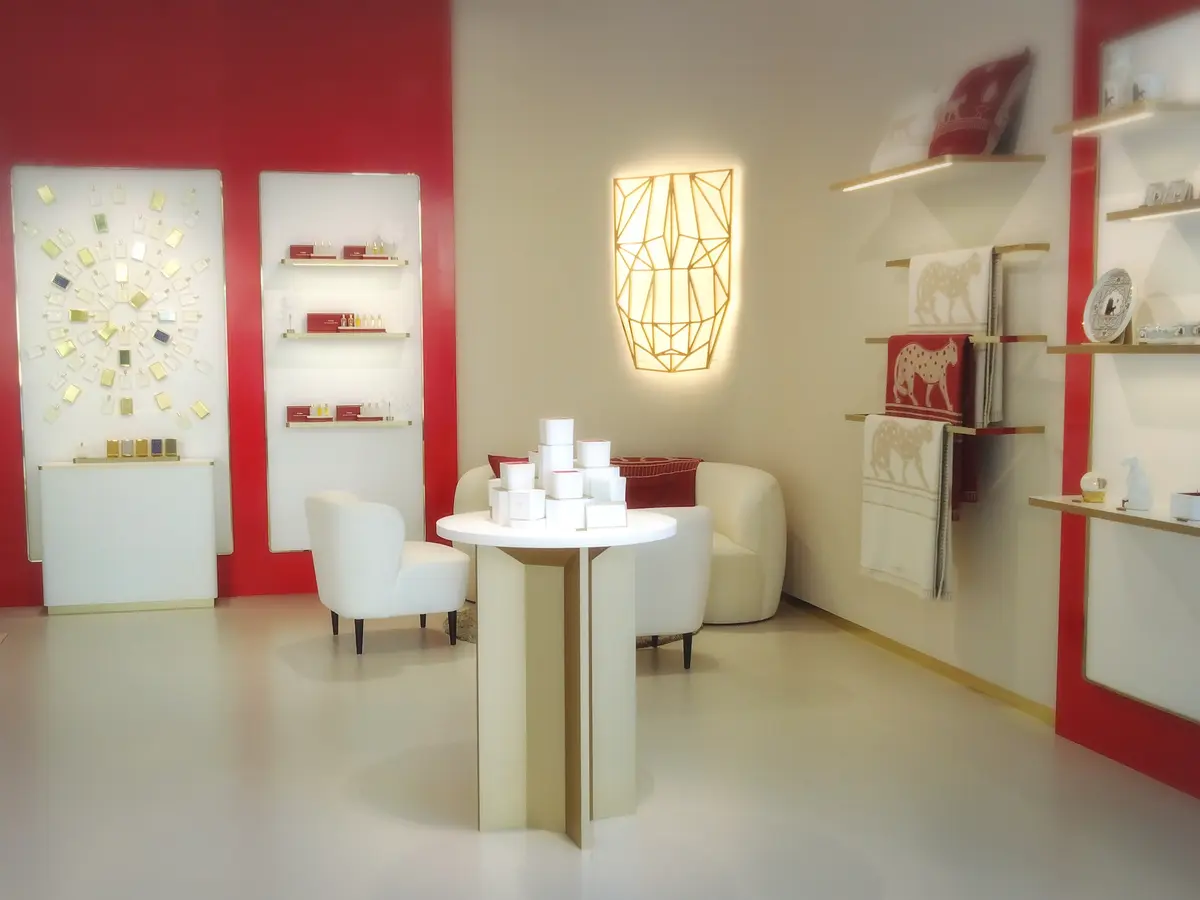 「カルティエフレグランスポップアップ」表参道、ホームコレクション