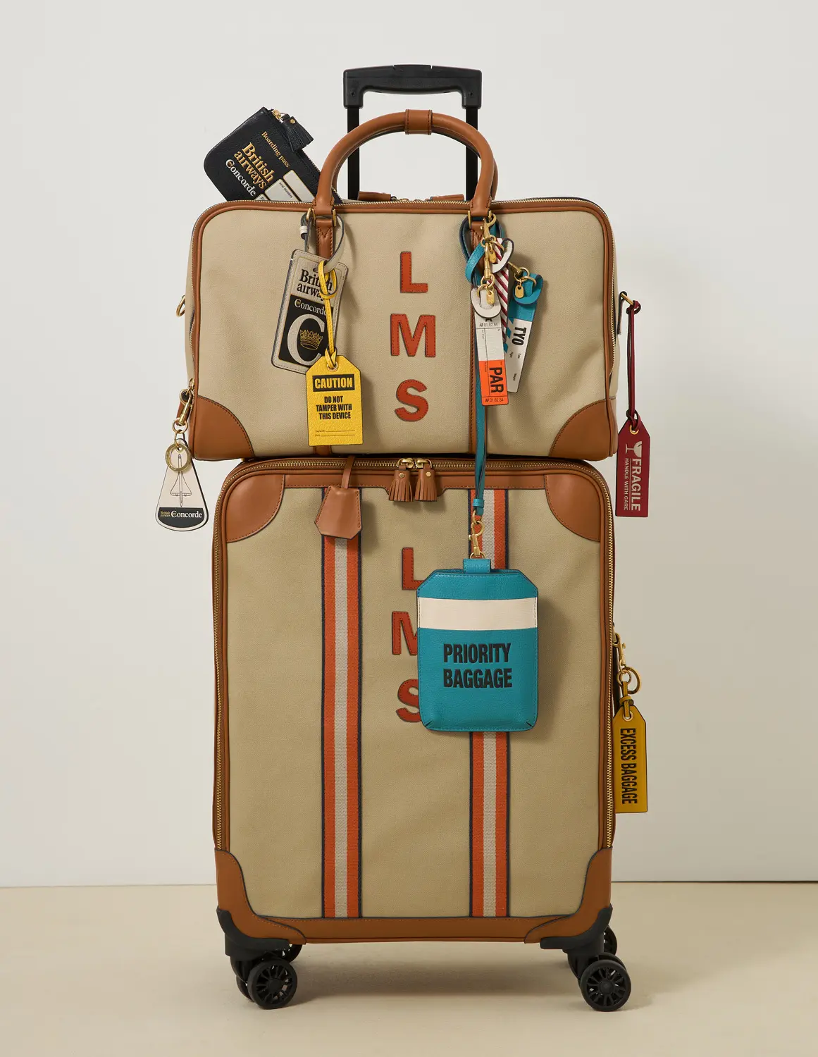 アニヤ・ハインドマーチ　ポップアップ　タグ・チャーム