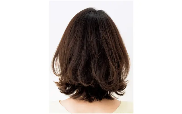 50代くせ毛のお悩みを解消「くびれレイヤー」で華やかに【50代髪型・ヘアスタイル】